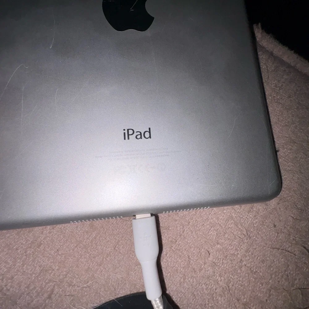 Apple iPad Mini 1st Gen Tablet - Sleek Gray Finish
